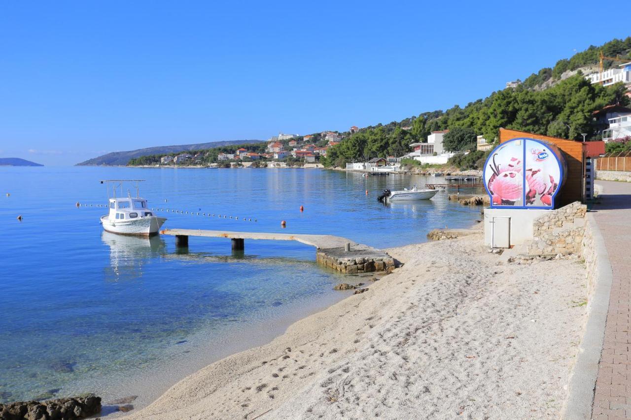 Apartments By The Sea Seget Donji, Trogir - 2029 Extérieur photo