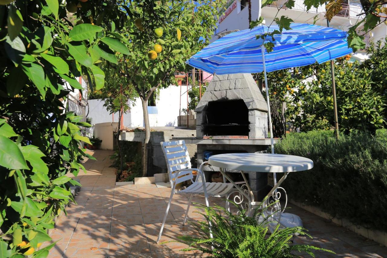 Apartments By The Sea Seget Donji, Trogir - 2029 Extérieur photo