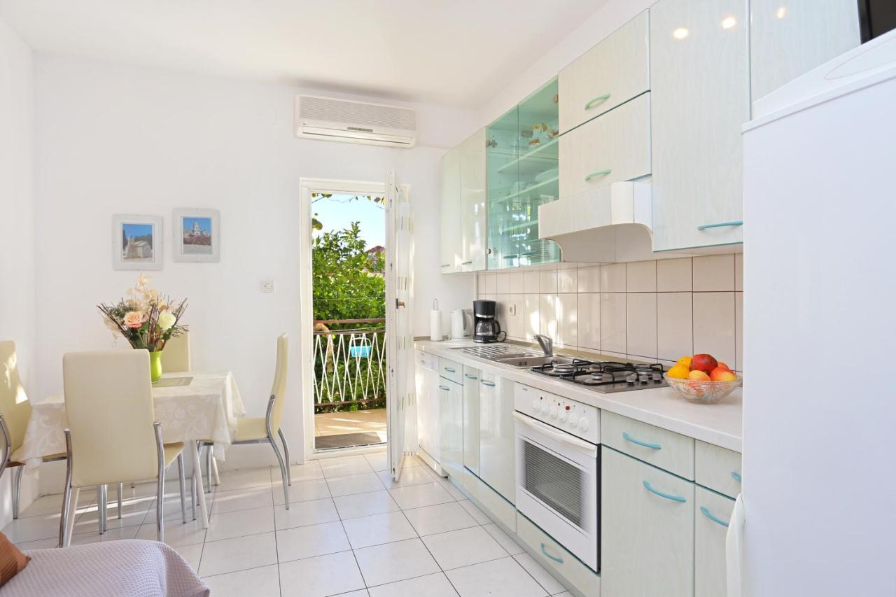 Apartments By The Sea Seget Donji, Trogir - 2029 Extérieur photo