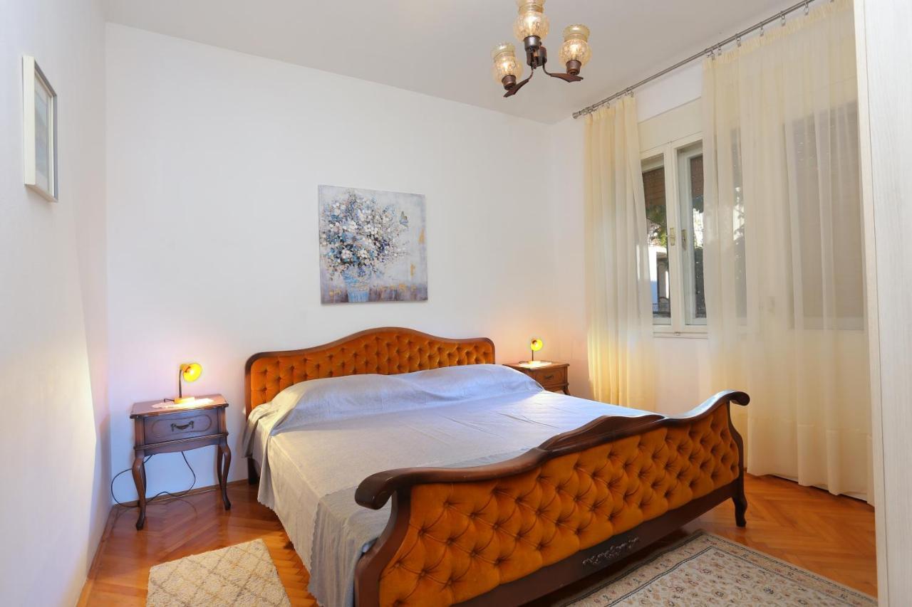 Apartments By The Sea Seget Donji, Trogir - 2029 Extérieur photo