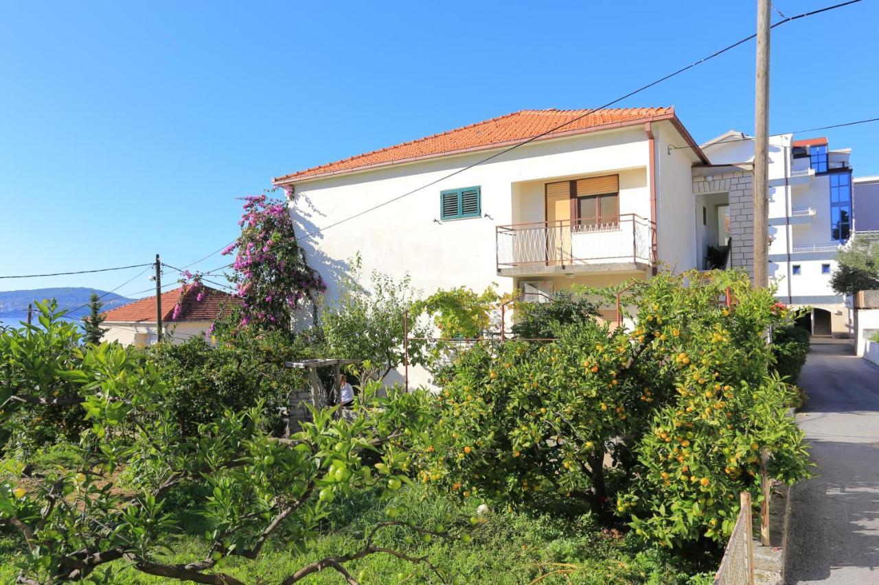 Apartments By The Sea Seget Donji, Trogir - 2029 Extérieur photo