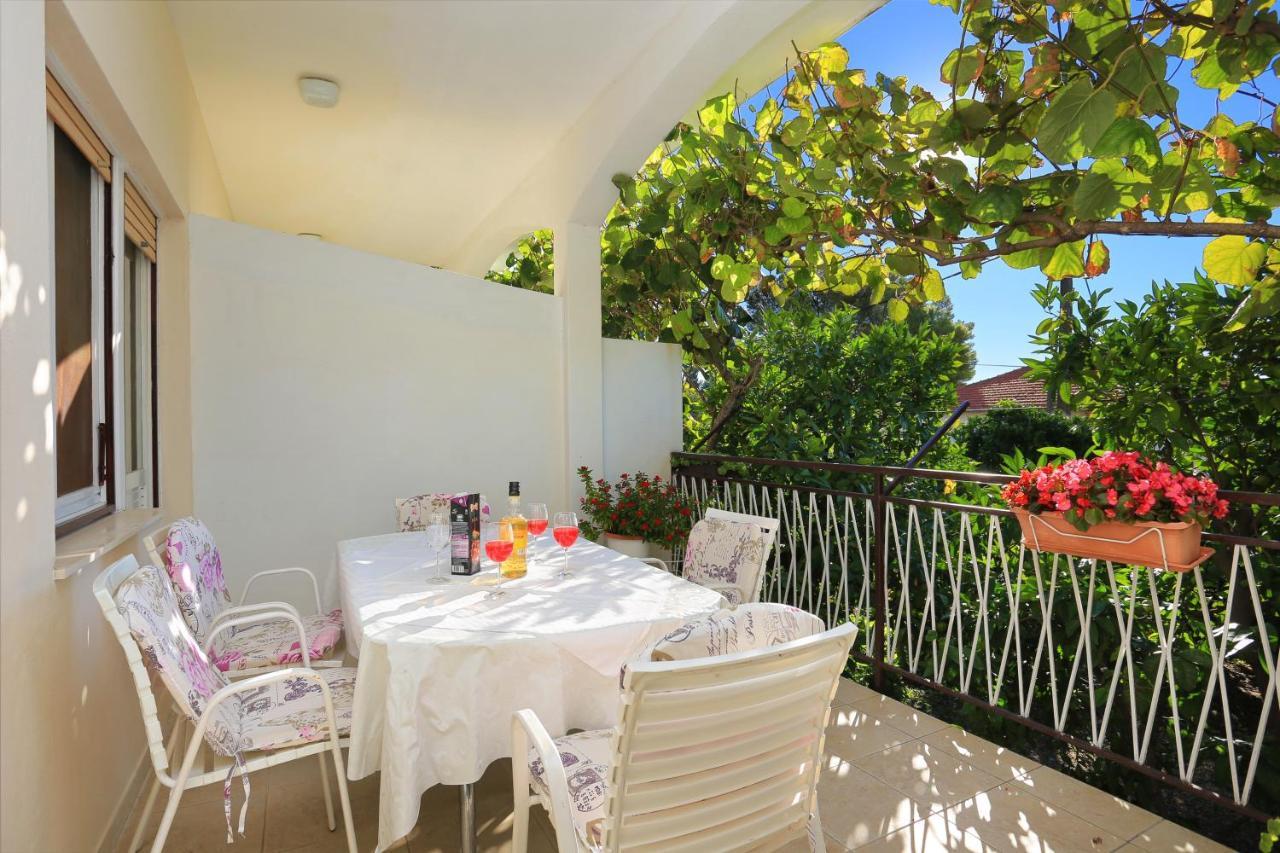 Apartments By The Sea Seget Donji, Trogir - 2029 Extérieur photo